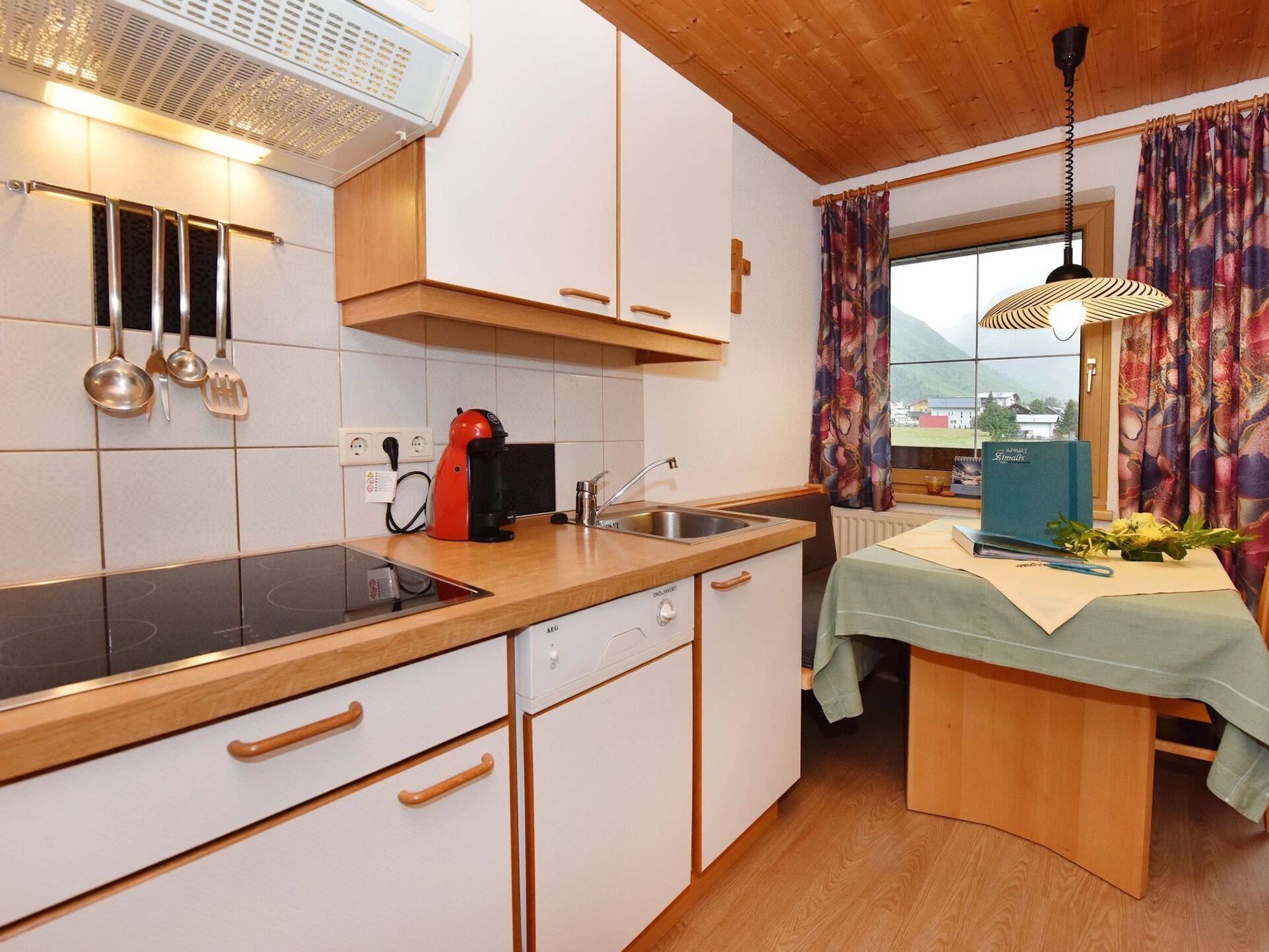 Beautiful 1-Bed Apartment in Landeck, Sleeps 2, 1302