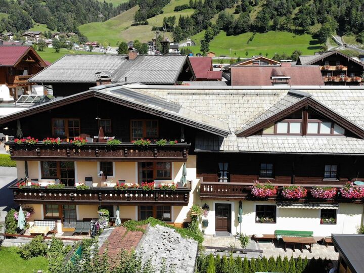 1-Bed Apartment in Sankt Johann im Pongau, Sleeps 4, 1091, Dorfgastein, Austria