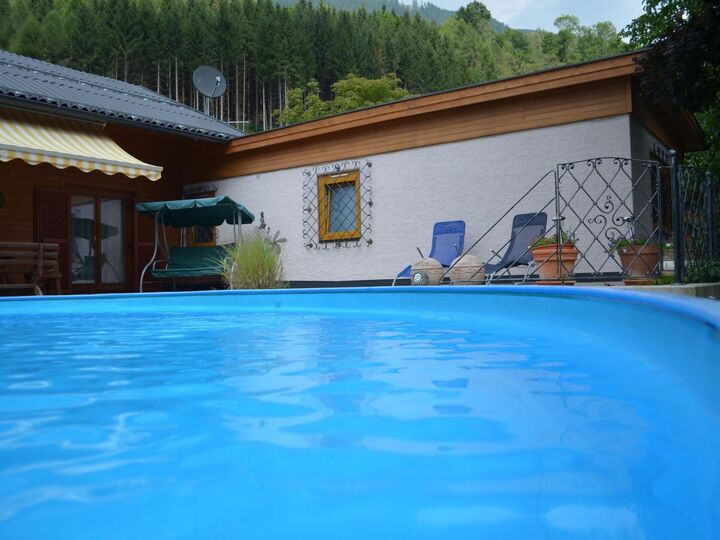 2-Bed Apartment in Spittal an der Drau, Sleeps 2, 1037