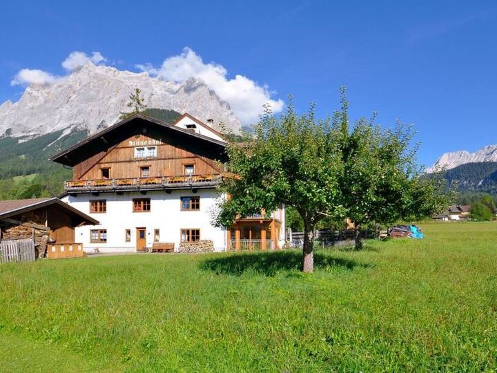 Stunning 1-Bed Apartment in Reutte, Sleeps 2, 1159, Ehrwald, Austria