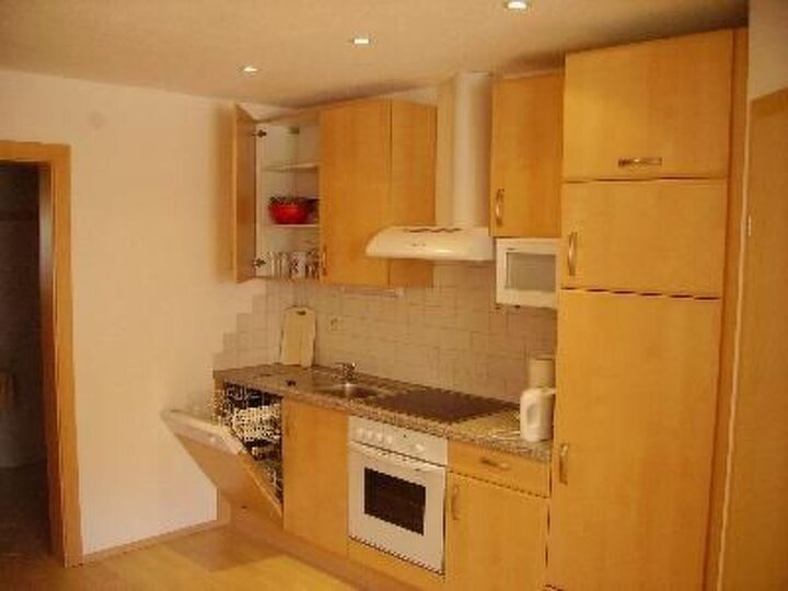 Exclusive 2-Bed Apartment in Imst, Sleeps 4, 1168