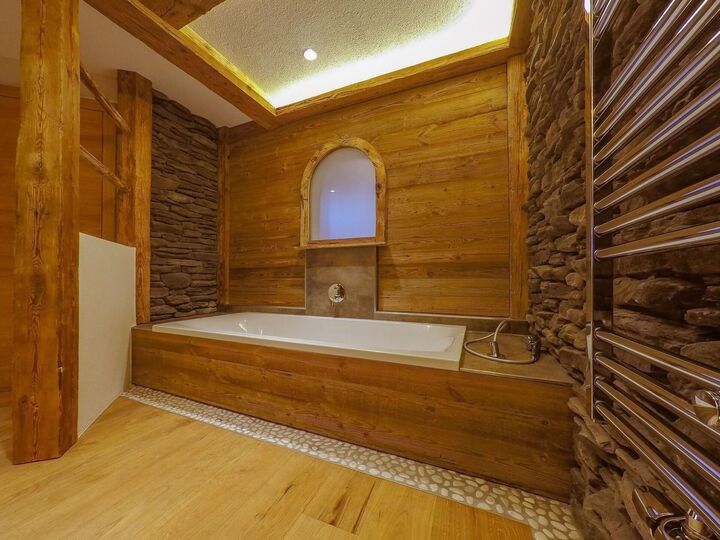 Idyllic 3-Bed Apartment in Kitzbuhel, Sleeps 6, 1169