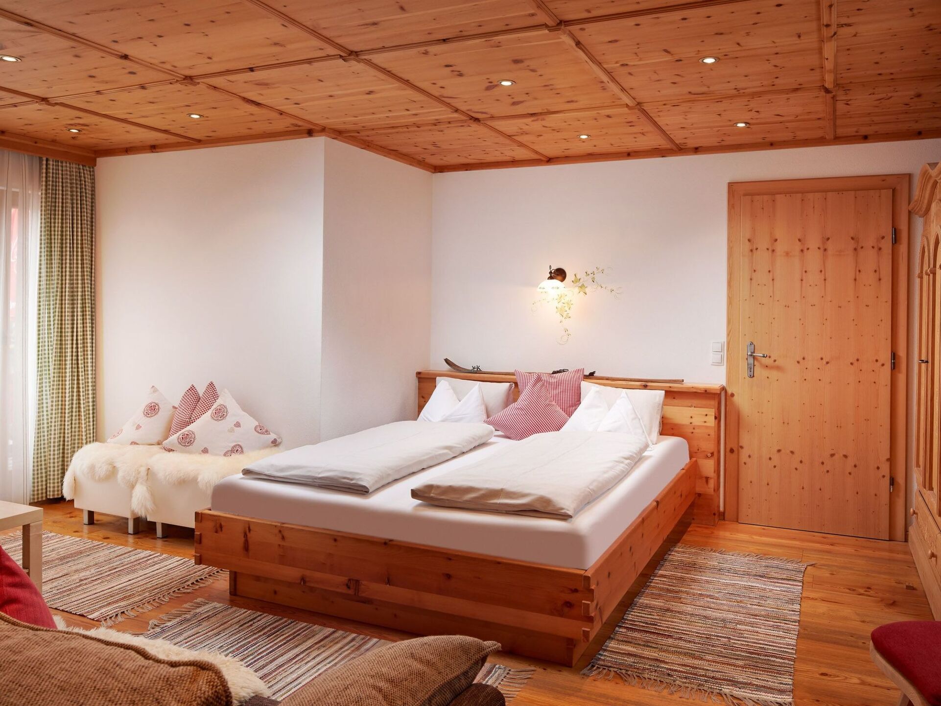 3-Bed House in Sankt Johann im Pongau, Sleeps 6, 1137