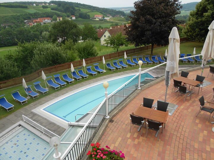 Tranquil 2-Bed House in Hartberg-Furstenfeld, Sleeps 4, 1123