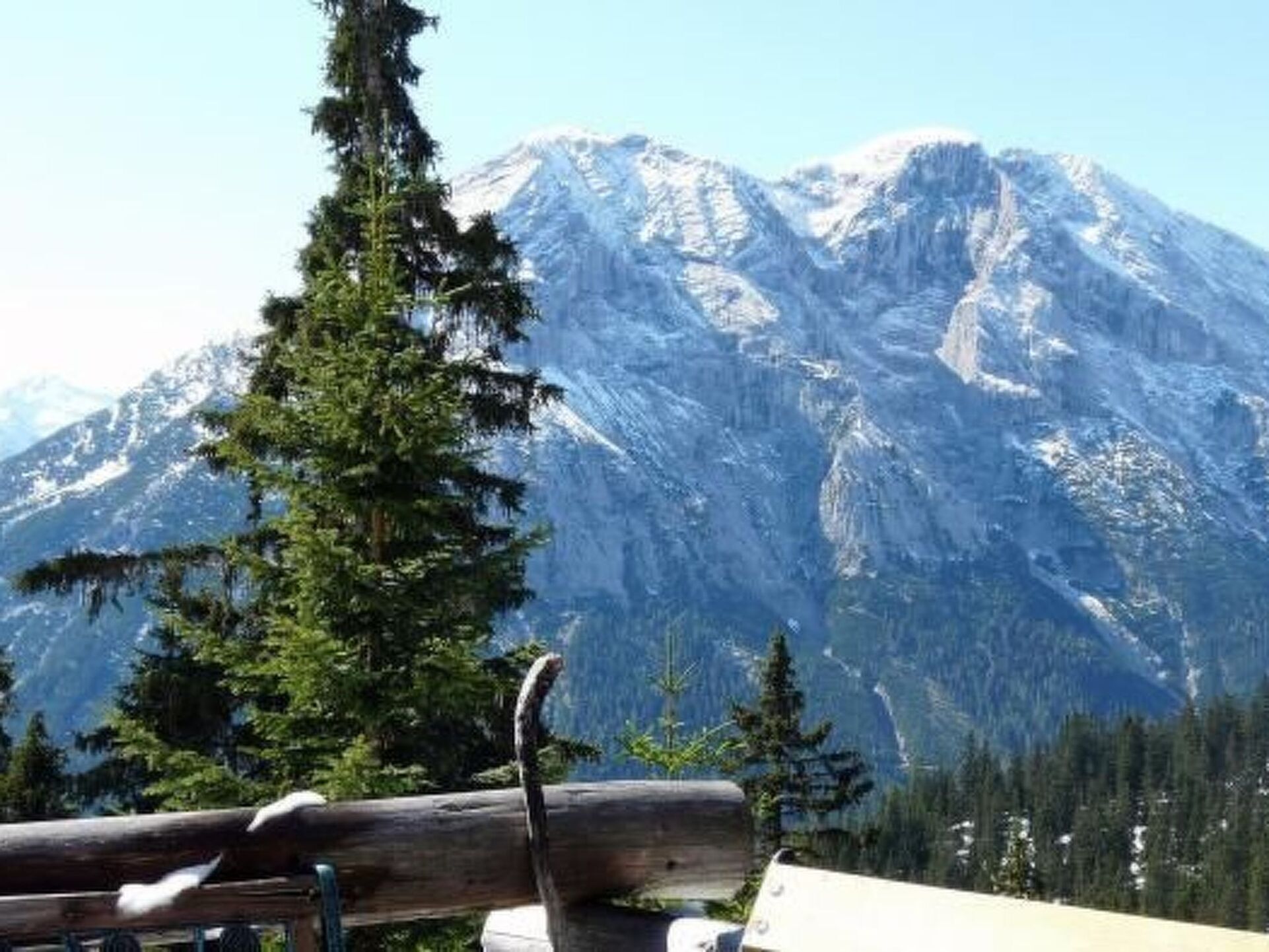 Beautiful 1-Bed Apartment in Innsbruck-Land, Sleeps 3, 1341