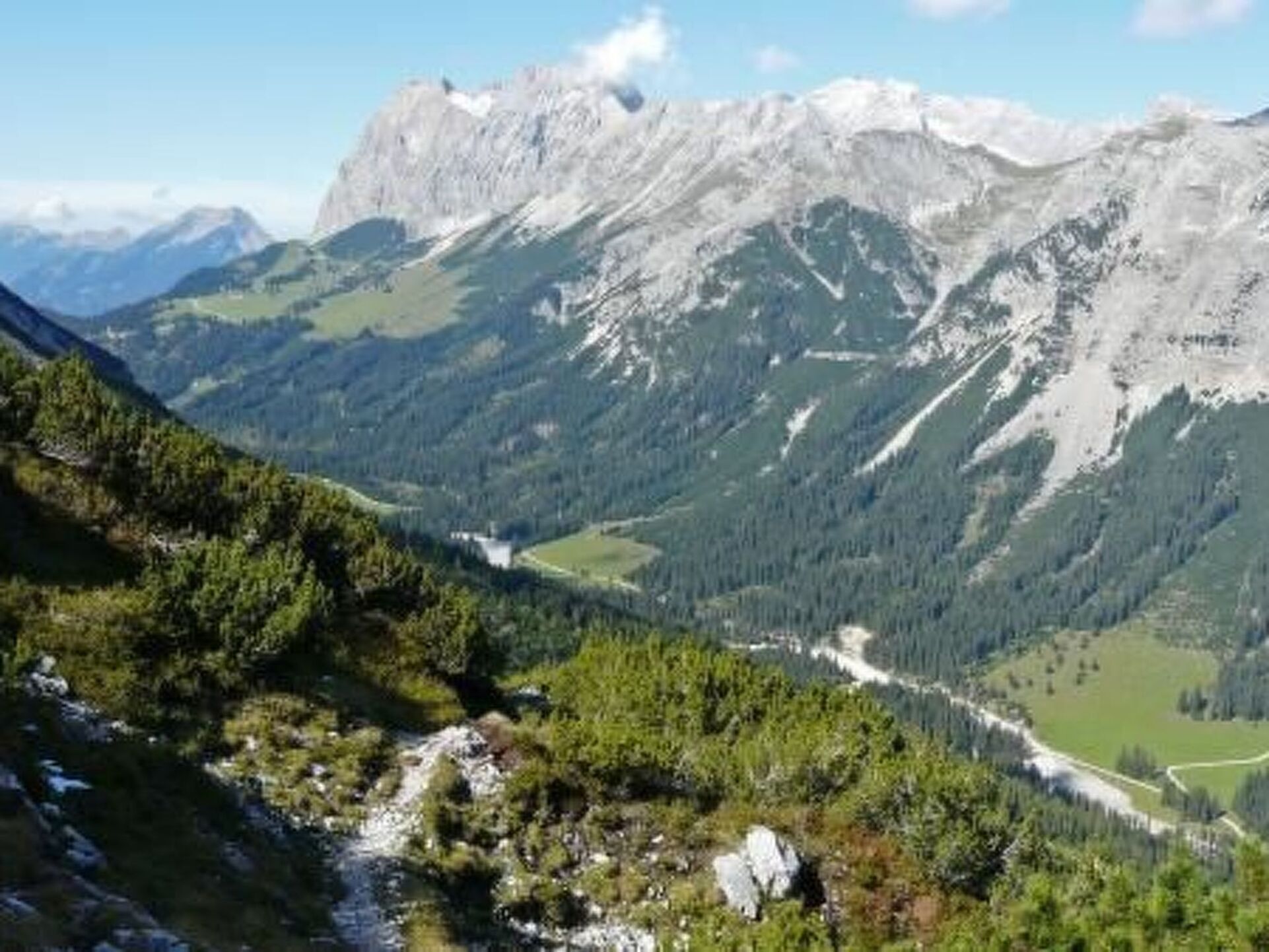 Beautiful 1-Bed Apartment in Innsbruck-Land, Sleeps 3, 1341