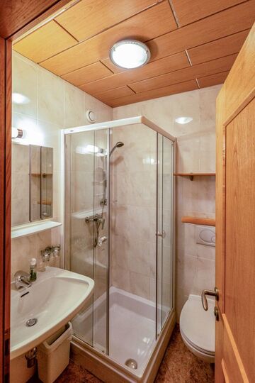 Delightful 1-Bed Apartment in Lienz, Sleeps 2, 1151