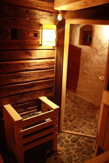 Inviting 6-Bed House in Murau, Sleeps 22, 1022