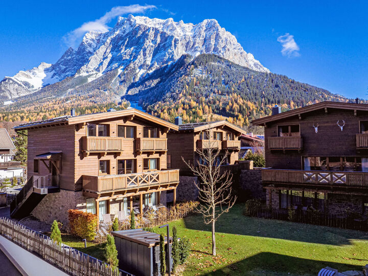 3-Bed Apartment with Mountain View in Reutte, Sleeps 8, 1016, Ehrwald, Austria