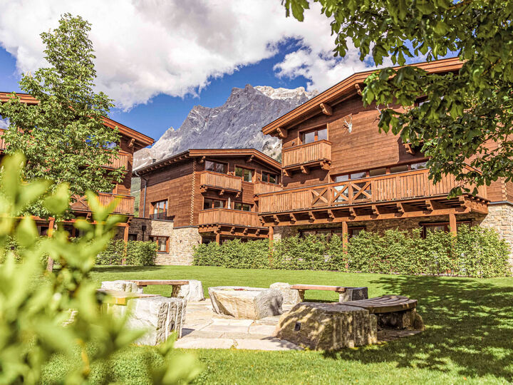 4-Bed House with Mountain View in Reutte, Sleeps 10, 1019, Ehrwald, Austria