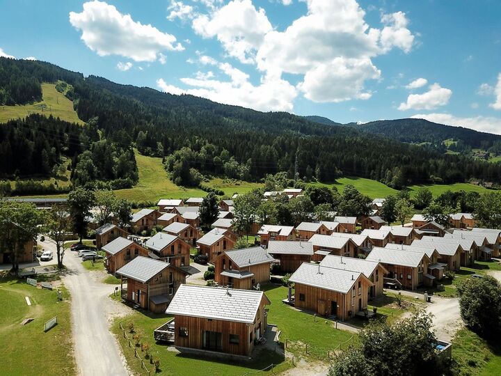 Charming 2-Bed Apartment in Murau, Sleeps 5, 1074, Sankt Lorenzen ob Murau, Austria