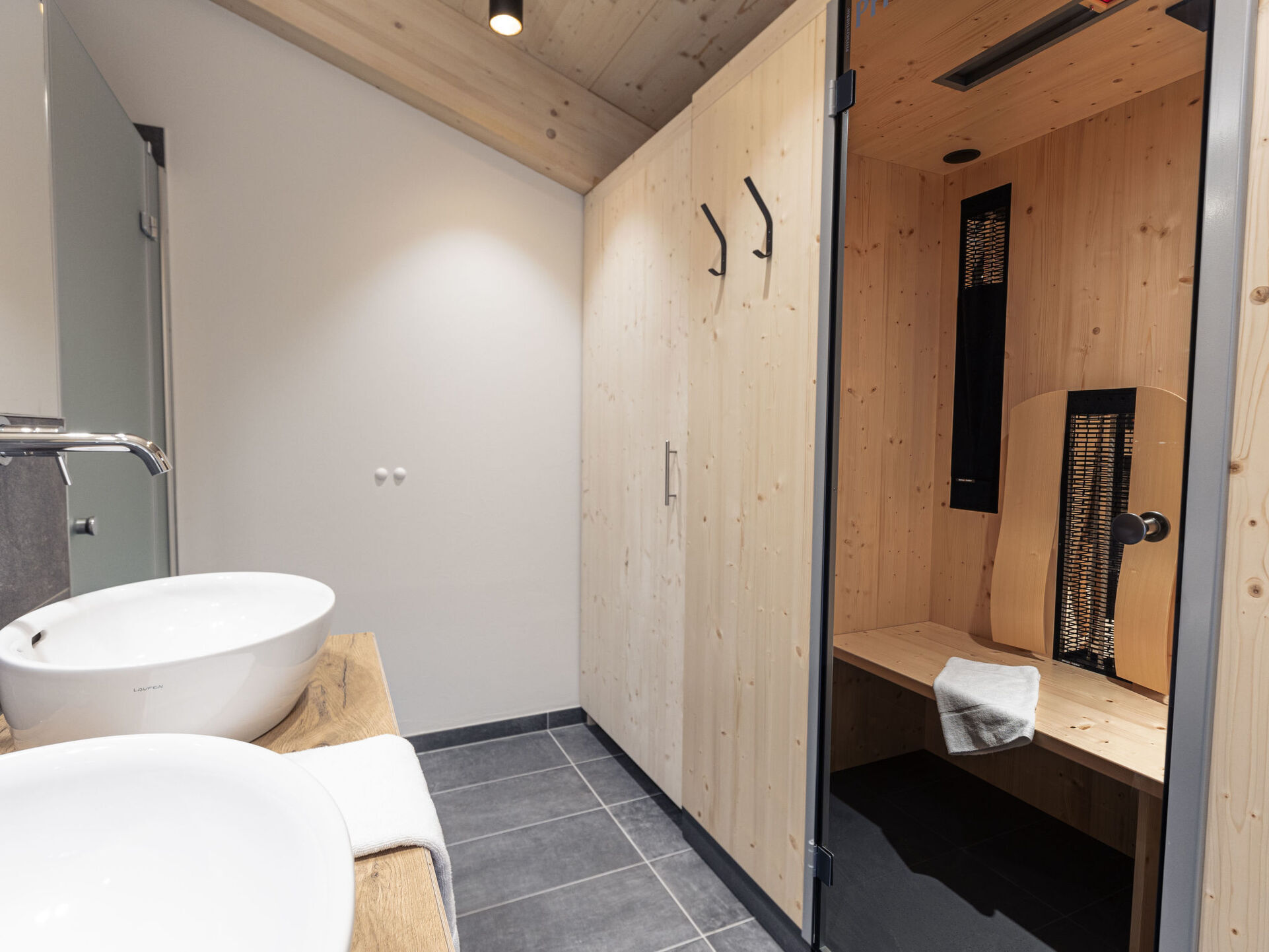 Bathroom / Wellness