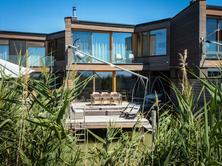 Luxurious 3-Bed House in Neusiedl am See, Sleeps 6, 1002, Neusiedl am See, Austria