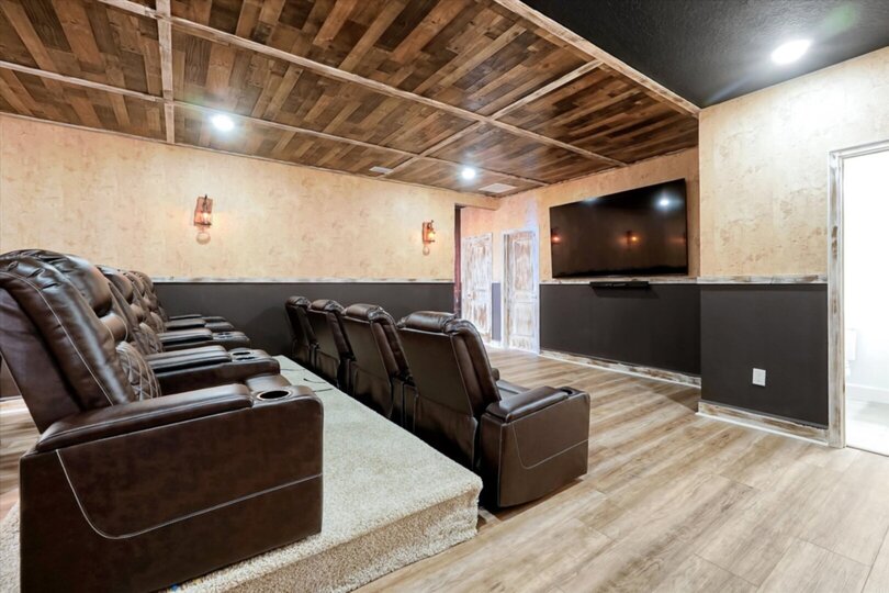 The Ultimate 15 Bedroom Mansion on Orange County, Orlando Mansion 6675