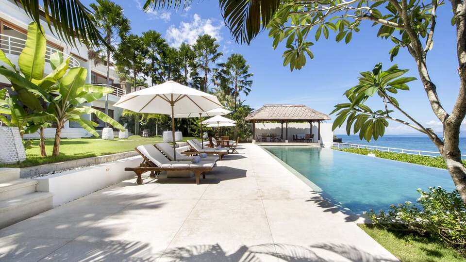 5 Star Villa Lulla – A Luxurious Beachfront Escape in Bali