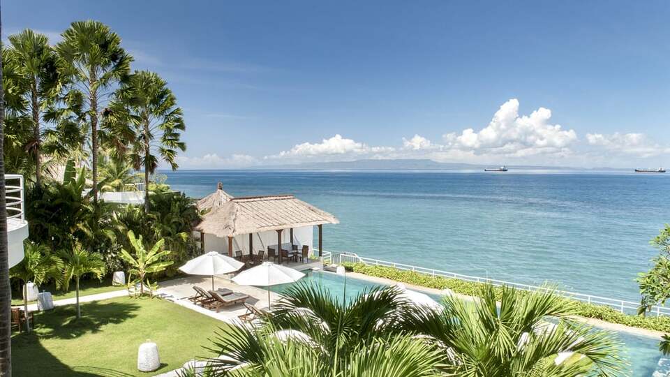 5 Star Villa Lulla – A Luxurious Beachfront Escape in Bali