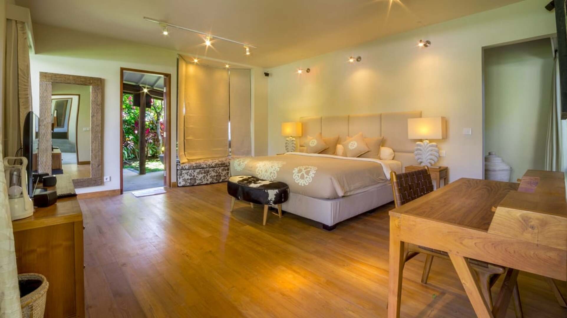 5 Star Akilea Estate – Tropical Grandeur Retreat