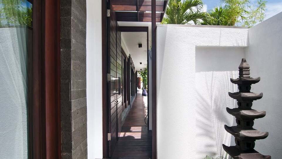 5 Star Villa Olli – Tropical Kerobokan Haven