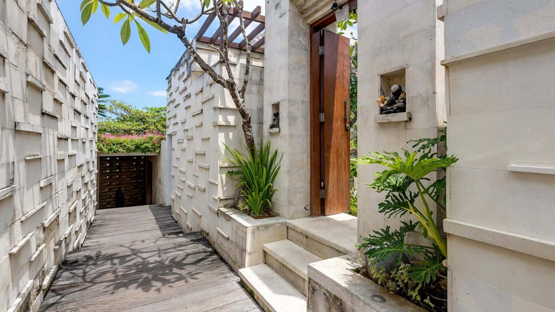 5 Star The Chand’s Estate – Exclusive Beachfront Collection
