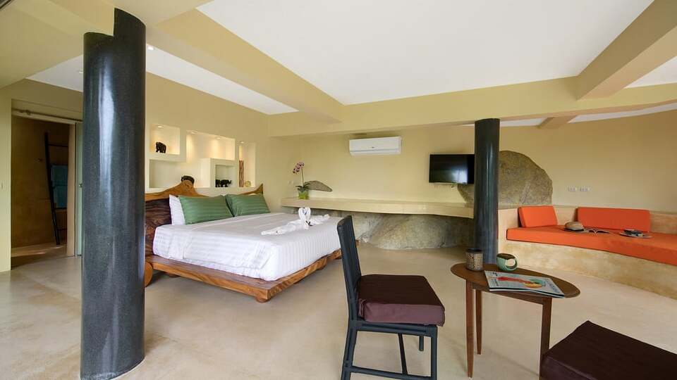 5 Star Sunset Rock Villa – Hillside Sunset Haven