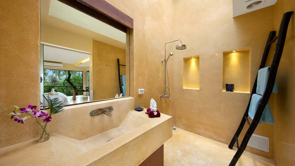 5 Star Sunset Rock Villa – Hillside Sunset Haven