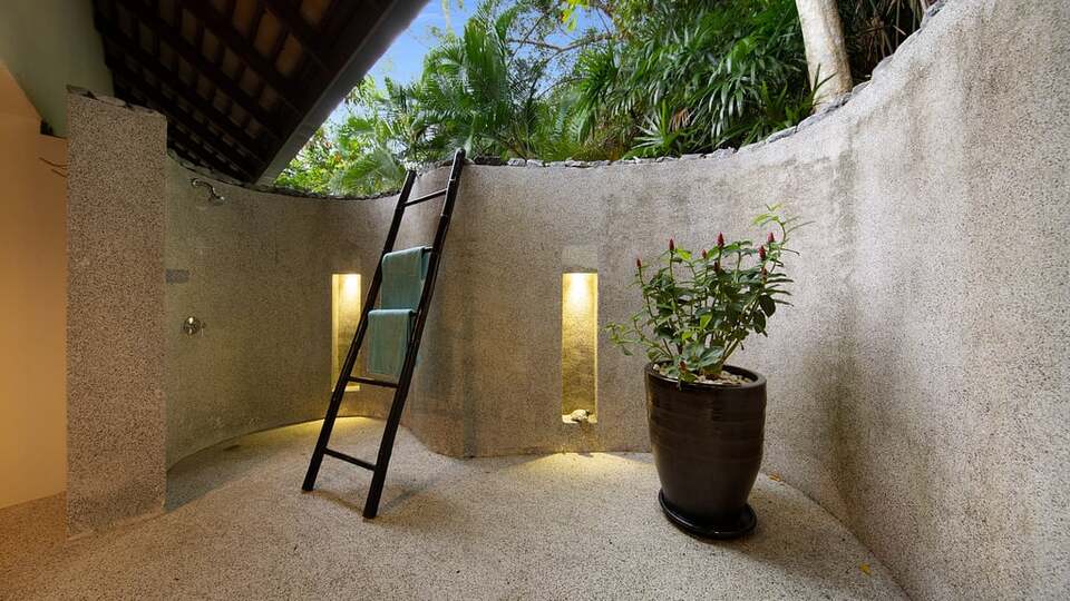 5 Star Sunset Rock Villa – Hillside Sunset Haven