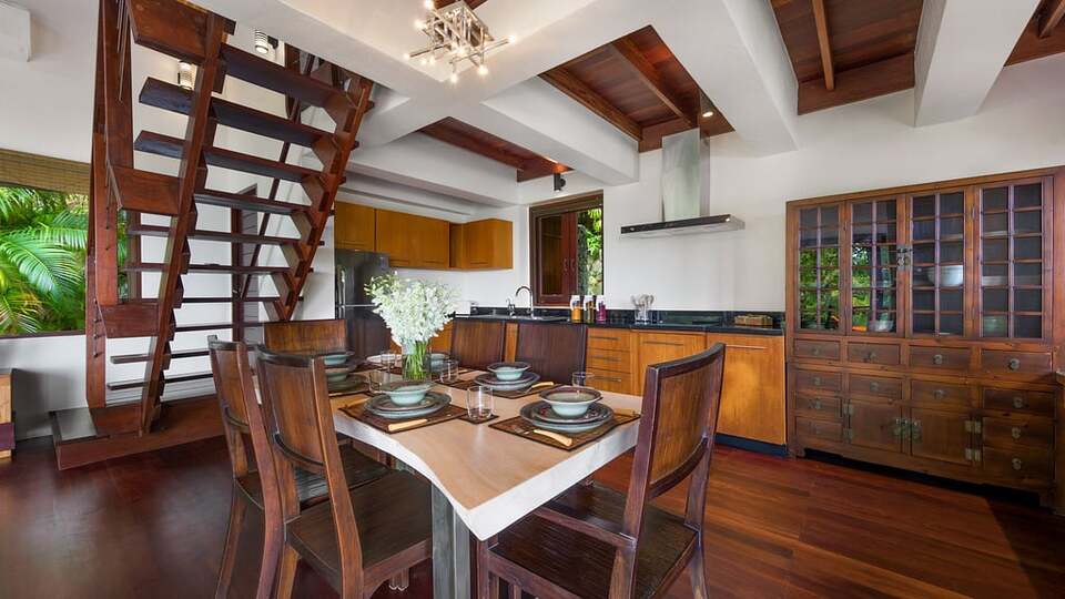 5 Star Sunset Rock Villa – Hillside Sunset Haven