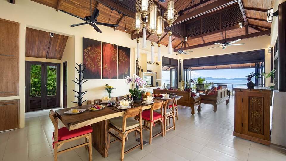 5 Star Sunset Rock Villa – Hillside Sunset Haven