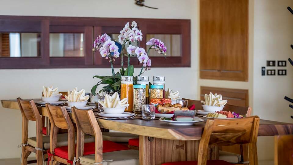 5 Star Sunset Rock Villa – Hillside Sunset Haven