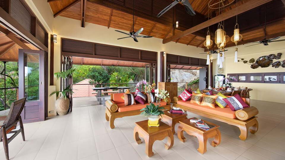 5 Star Sunset Rock Villa – Hillside Sunset Haven
