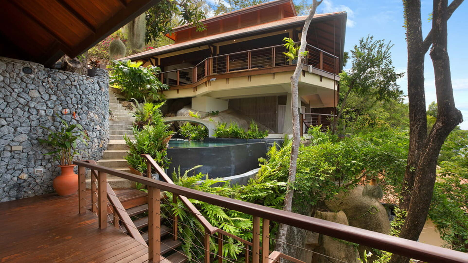 5 Star Sunset Rock Villa – Hillside Sunset Haven