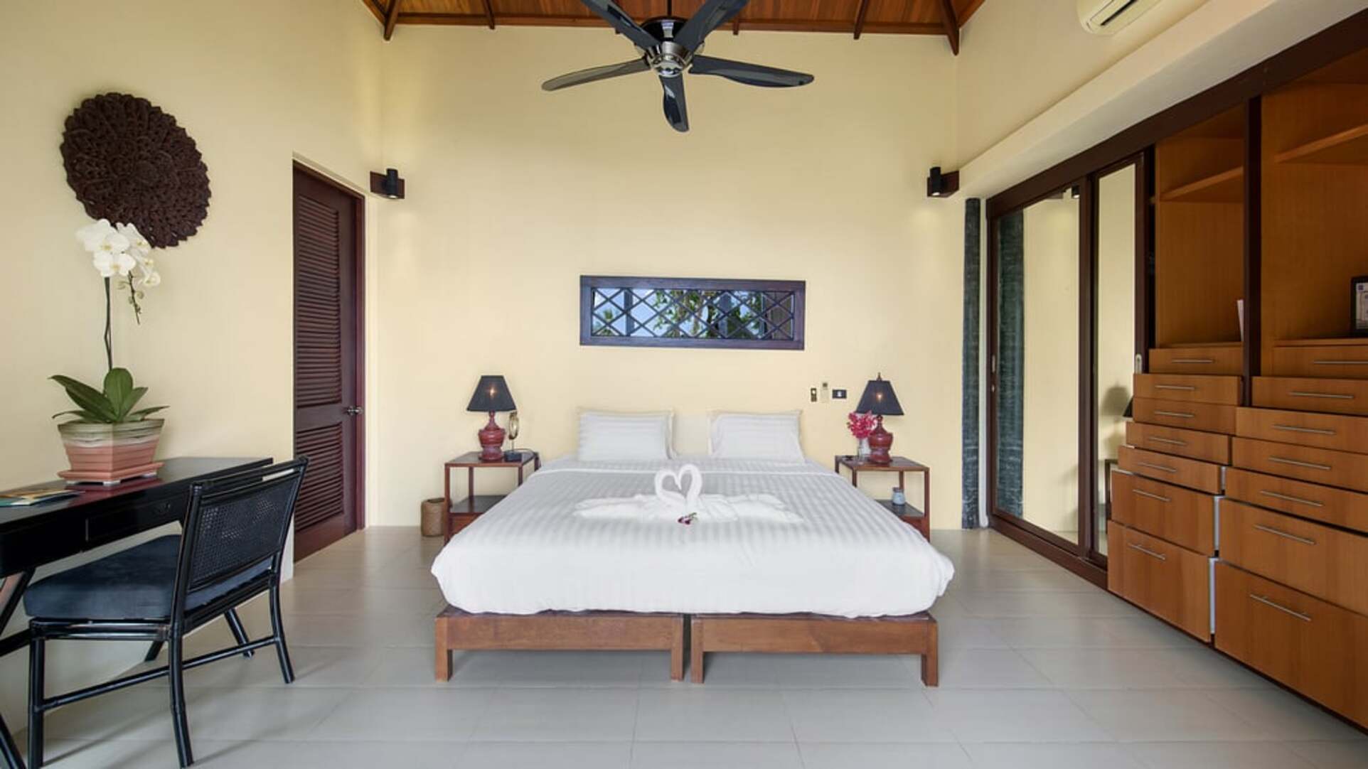 5 Star Sunset Rock Villa – Hillside Sunset Haven