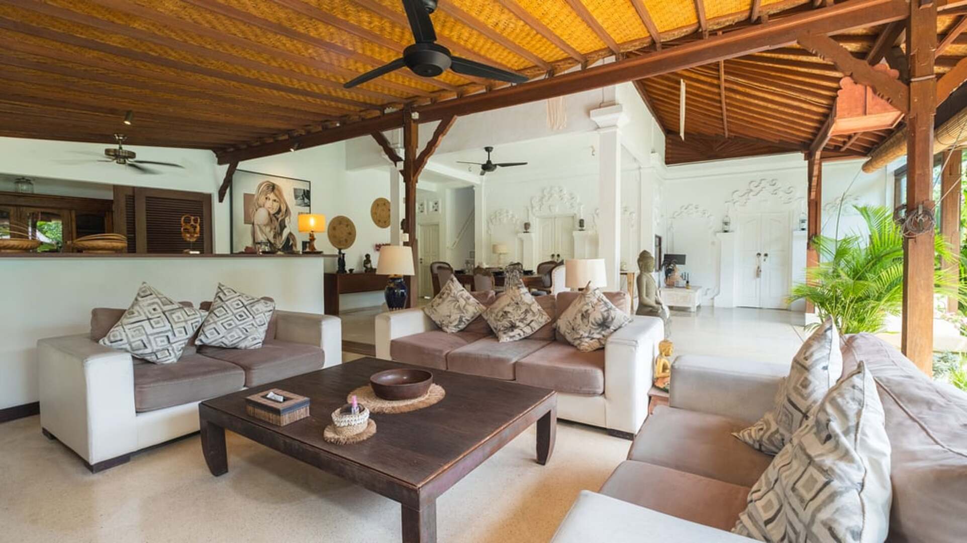 5 Star Villa Mogi – Serene Garden Escape