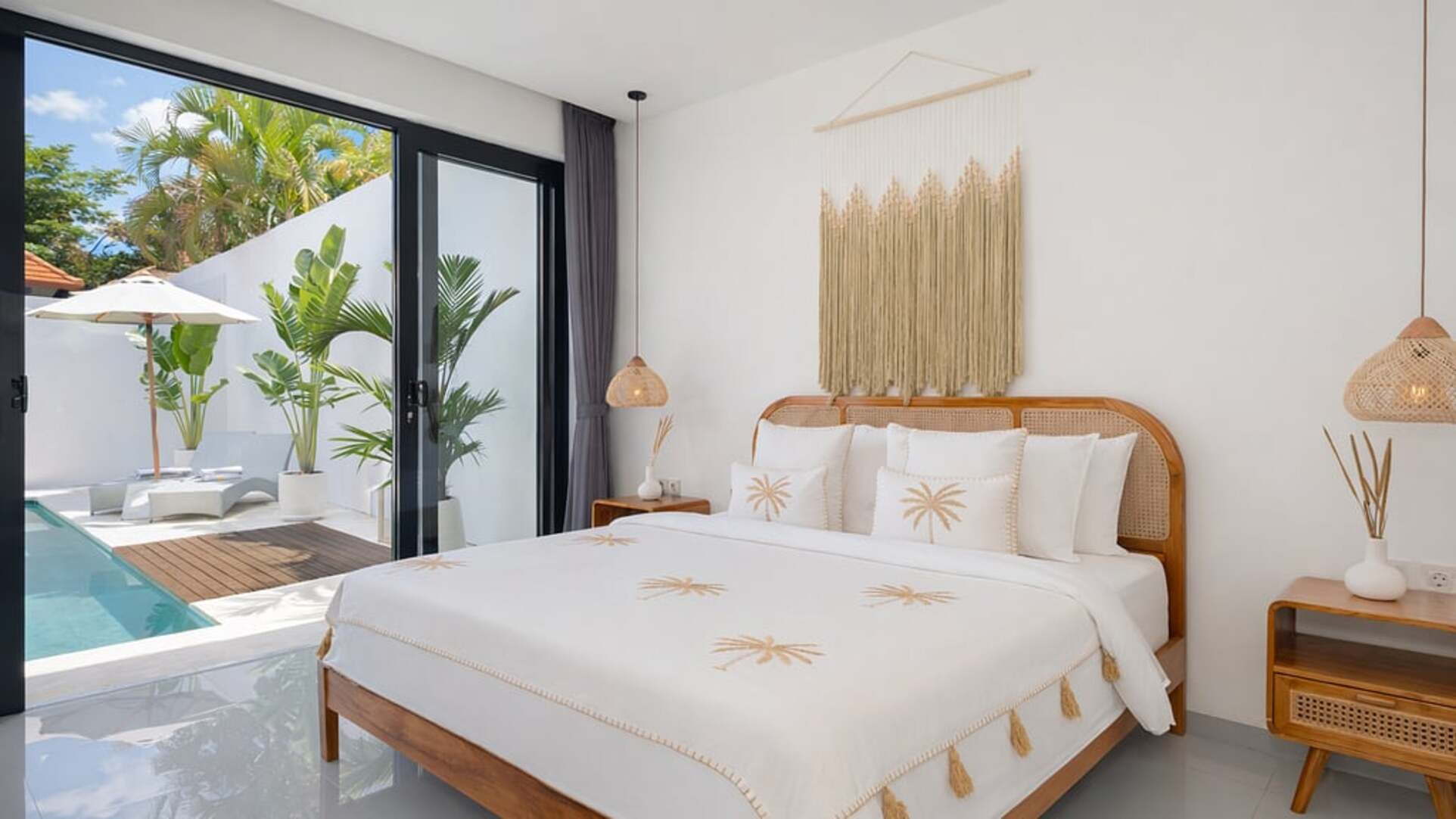 5 Star Villa Cansavina - Modern Seminyak Serenity