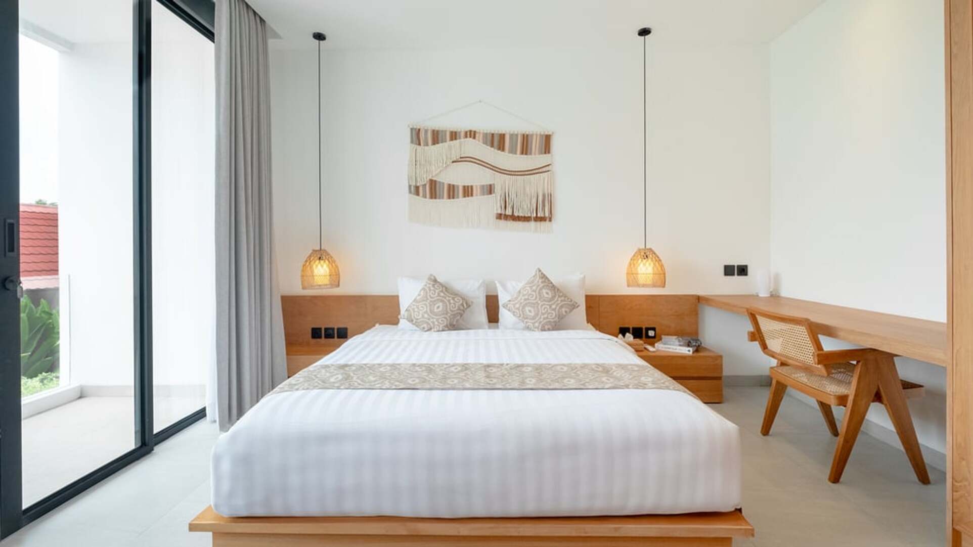 5 Star Loona Palm Canggu Estate - Contemporary Tropical Escape