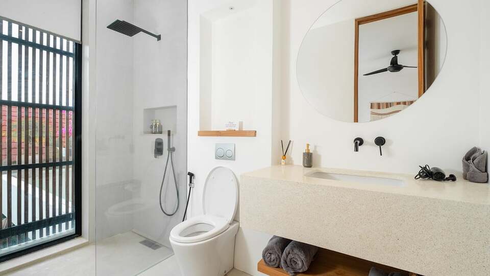 5 Star Loona Palm Canggu Estate - Contemporary Tropical Escape