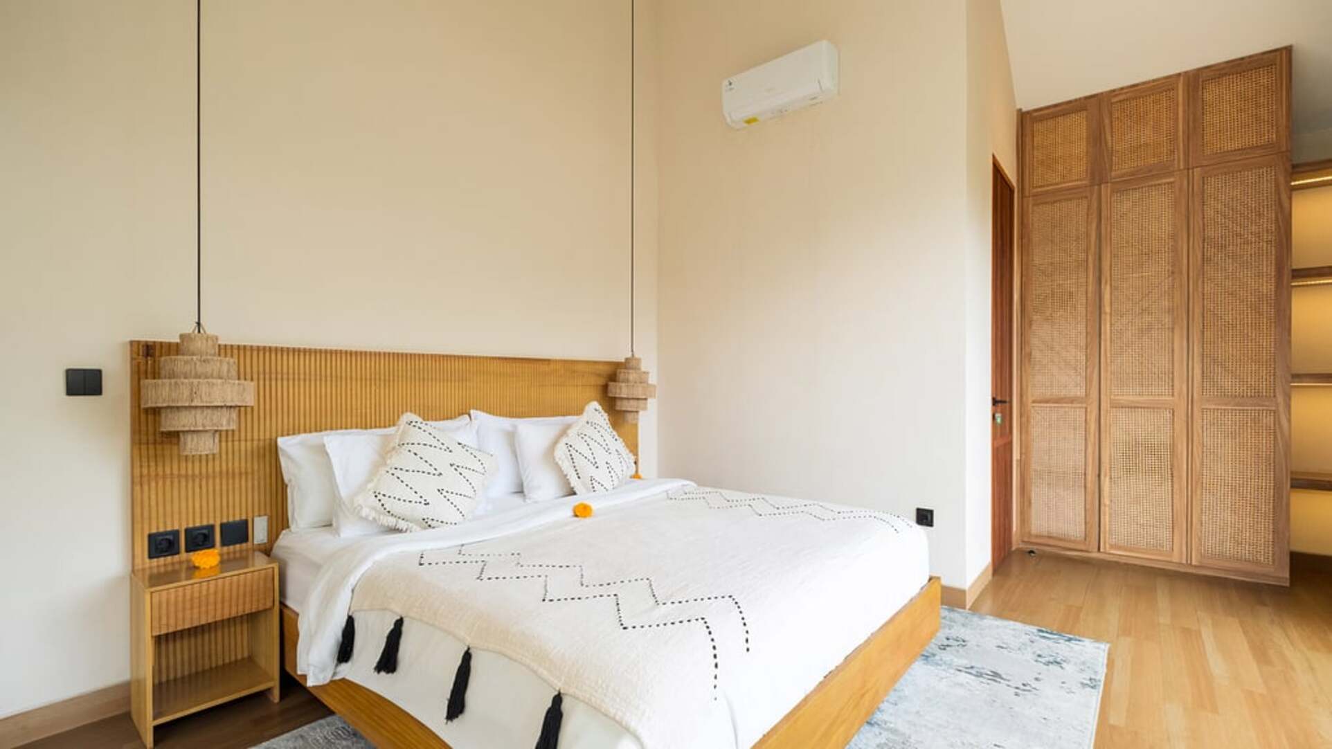 5 Star Lexington Palace Villa – Private Tropical Estate
