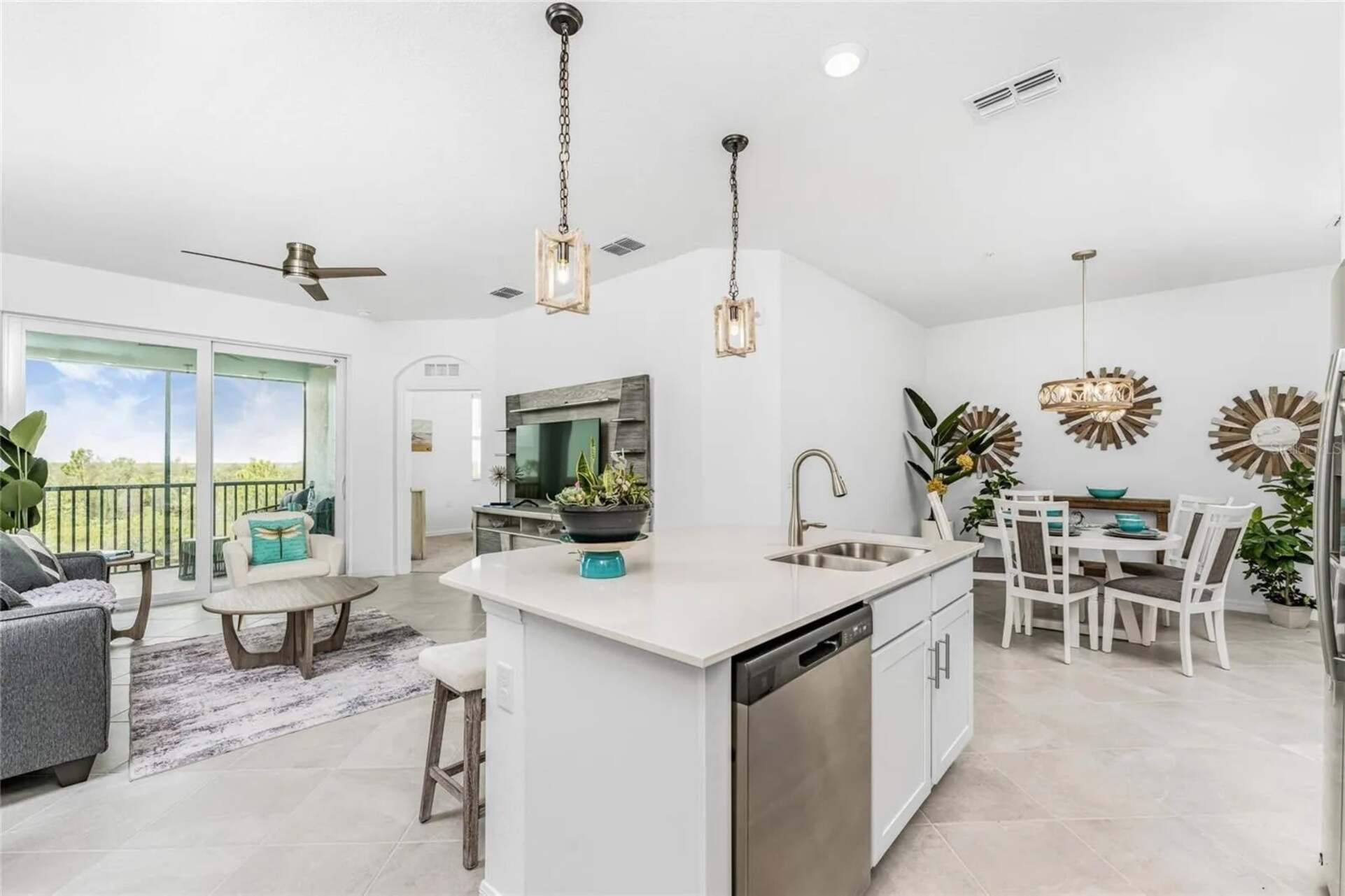 Gorgeous 3 bedroom, 2 bathroom condo in Heritage Landing Golf and Country Club