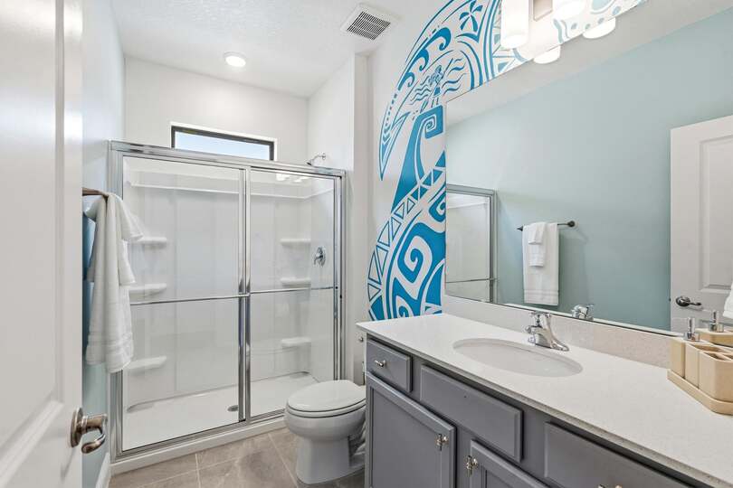Two Twins Suite Bathroom 5 Shower  - Moana Theme