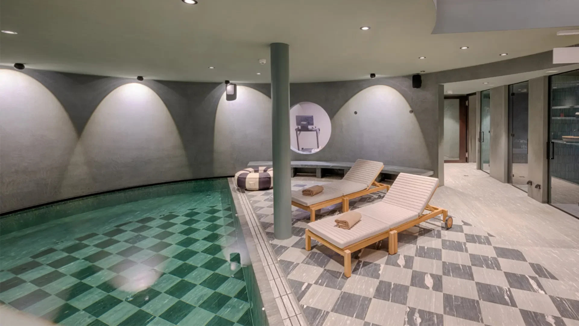 Elegant Mountain Lodge with Private Lift Access