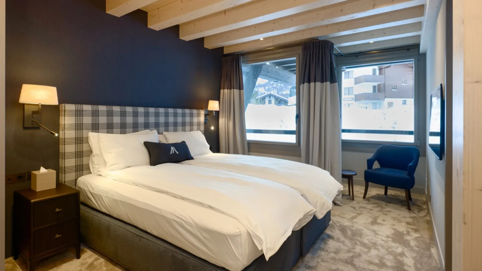 Elegant Mountain Lodge with Private Lift Access