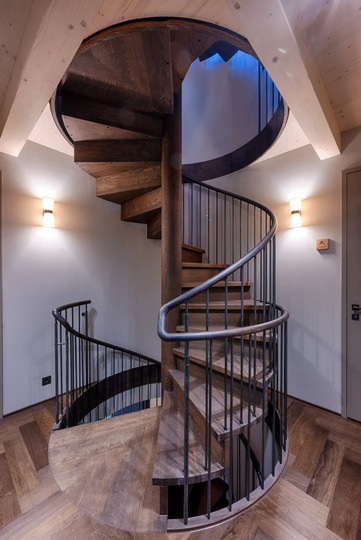 Elegant Mountain Lodge with Private Lift Access