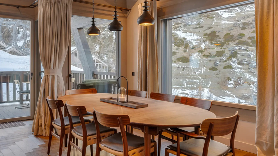 Elegant Mountain Getaway in Wallis